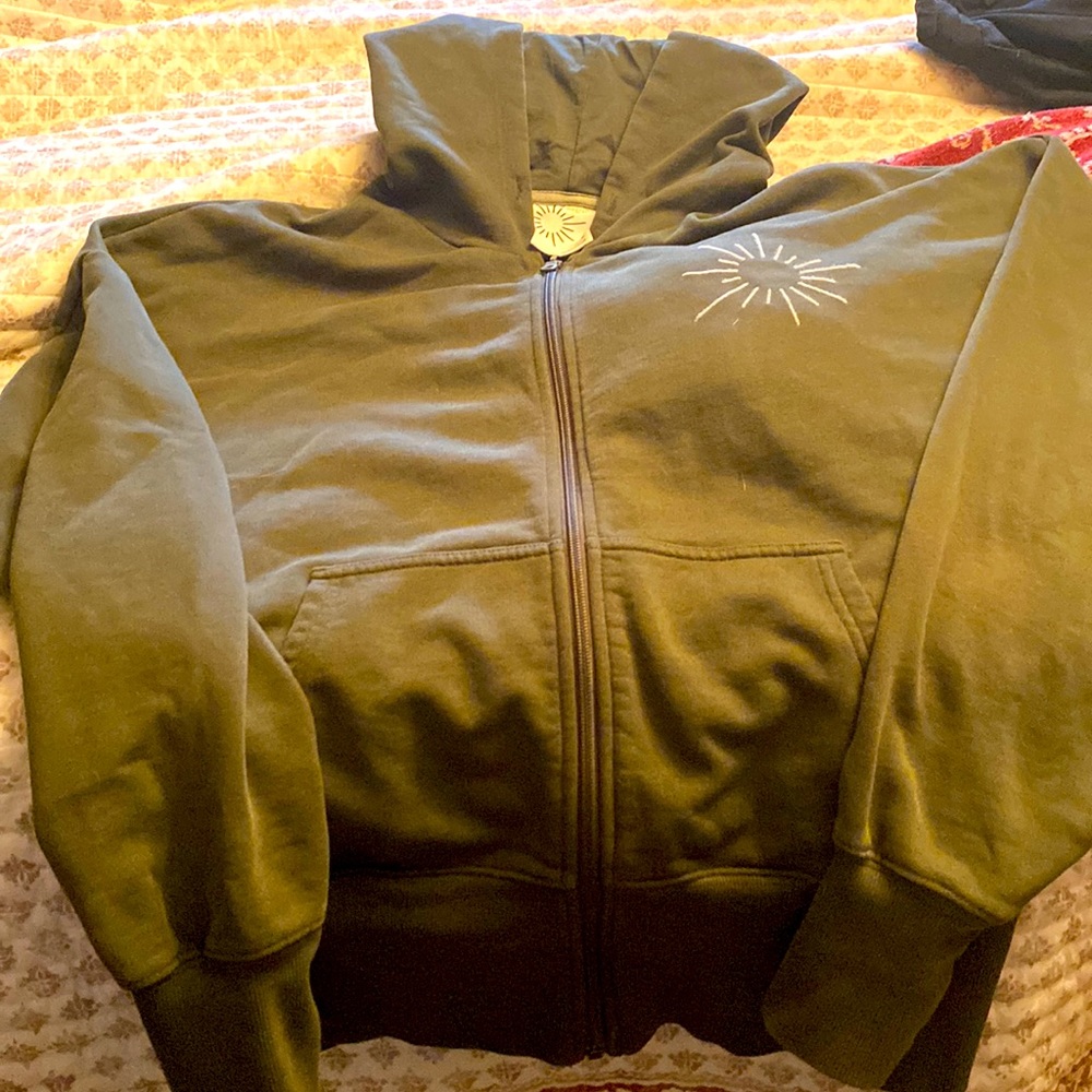 Rich olive green zip up hoodie